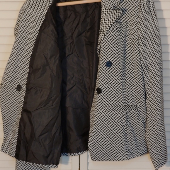 NWOT**Bagatelle Black and White Patterned Blazer - Picture 6 of 7